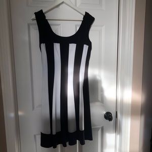 BLACK AND WHITE DRESS!!! NEVER WORN!!!